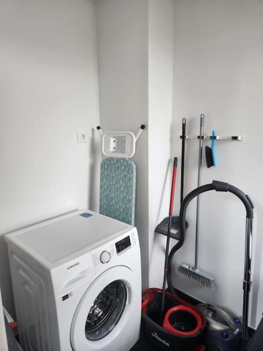 フンシャルVista Mar - Ac, Parking And Poolアパートメント エクステリア 写真